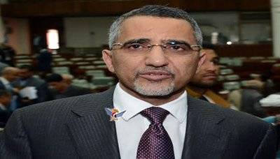 الدكتور زمام ينفي استعداده لترأس الحكومة ويؤكد أن استمراره في تسيير شئون المالية ضرورة وطنية