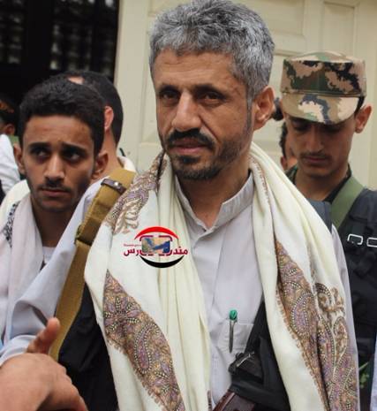 الشيخ المخلافي يتحدث عن فرار  الحاكم والجندي من أطراف تعز والأخير يدعو المقاومة لمراجعة النفس