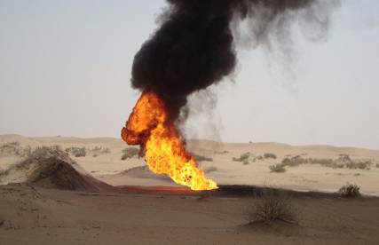 مسلحون يفجرون بئراً نفطية جنوب شرق اليمن