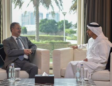 عبدالله بن زايد: الإمارات حريصة على دعم اليمن لتجاوز محنته 