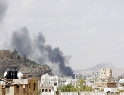 التحالف يمهد بغارات عنيفة طريق الشرعية إلى صنعاء